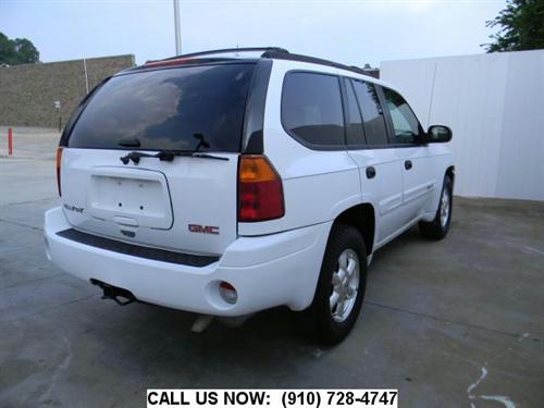GMC Envoy 2005 photo 2