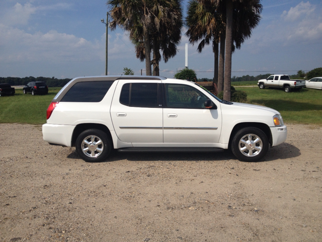 GMC Envoy 2005 photo 2