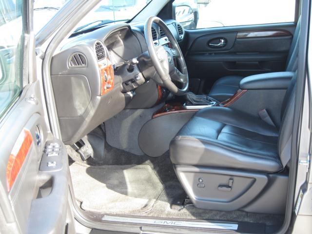 GMC Envoy 2006 photo 2