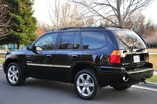 GMC Envoy 2006 photo 1