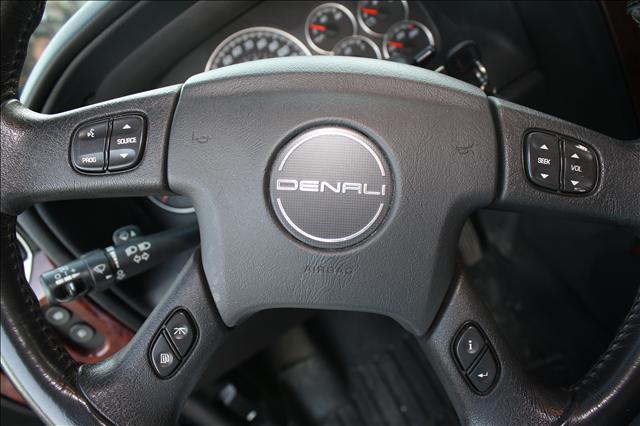 GMC Envoy 2006 photo 5