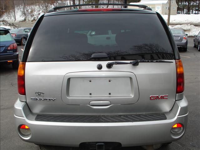 GMC Envoy 2006 photo 1