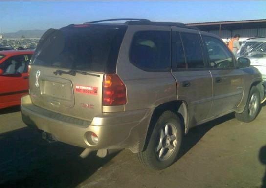GMC Envoy 2006 photo 2
