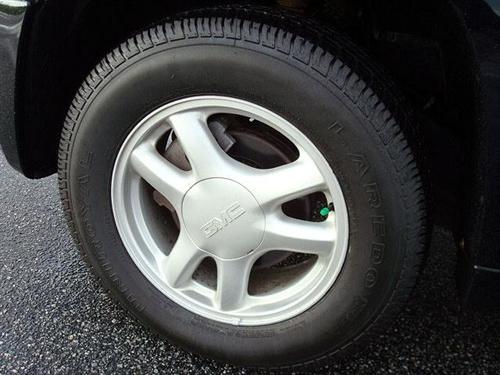 GMC Envoy 2006 photo 2