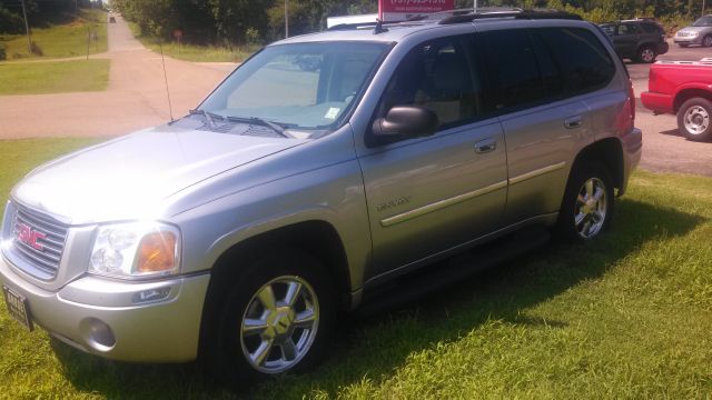 GMC Envoy 2006 photo 2