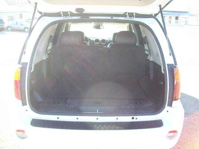 GMC Envoy 2006 photo 2
