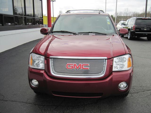 GMC Envoy 2006 photo 2