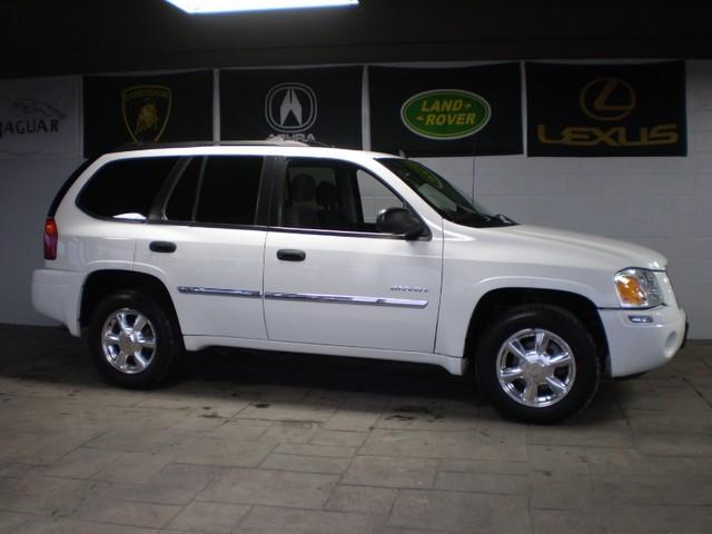 GMC Envoy 2006 photo 2