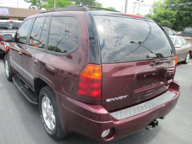 GMC Envoy 2006 photo 2