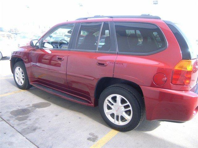 GMC Envoy 2006 photo 1