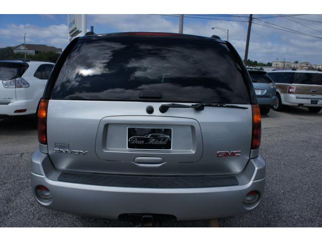 GMC Envoy 2006 photo 4