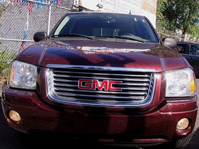 GMC Envoy 2006 photo 2