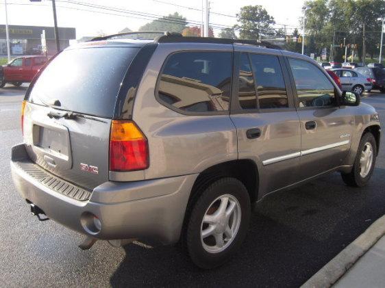 GMC Envoy 2006 photo 1