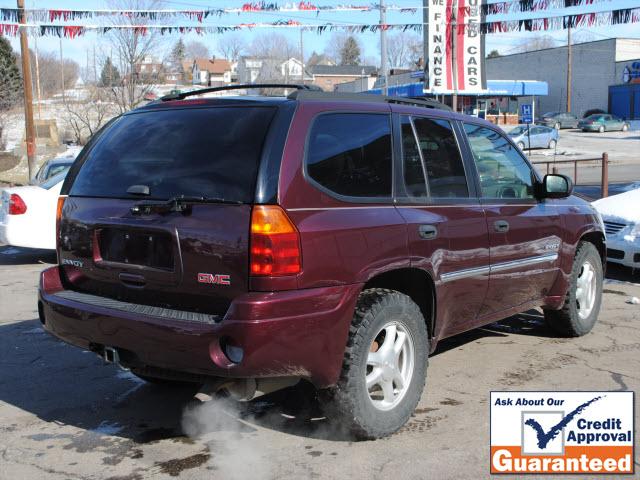 GMC Envoy 2006 photo 2