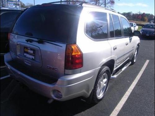 GMC Envoy 2006 photo 2