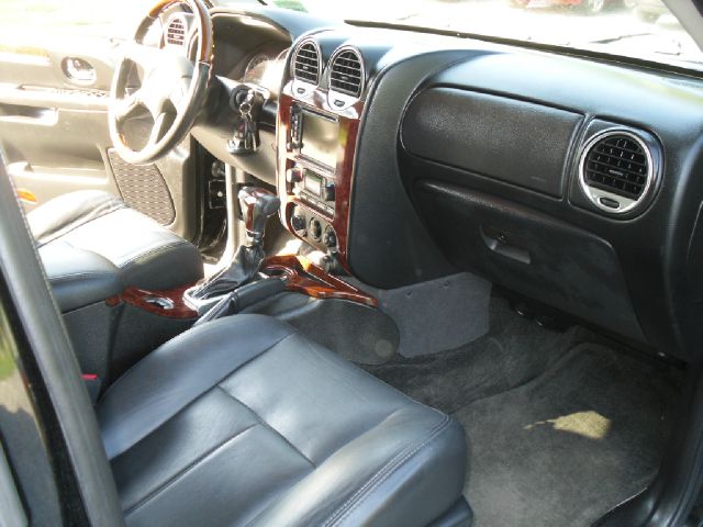 GMC Envoy 2006 photo 13