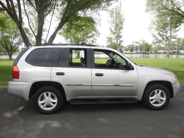 GMC Envoy 2006 photo 1