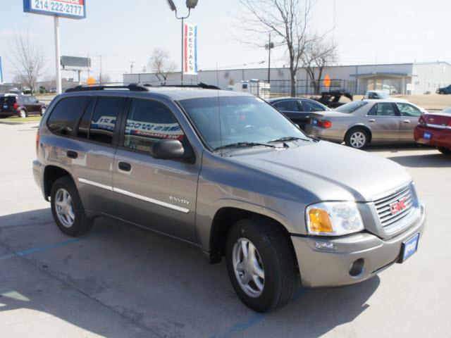 GMC Envoy 2006 photo 2