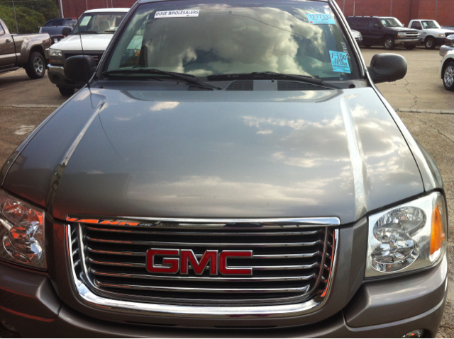 GMC Envoy LS 2500hd CREW CAB 4X4 Diesel SUV
