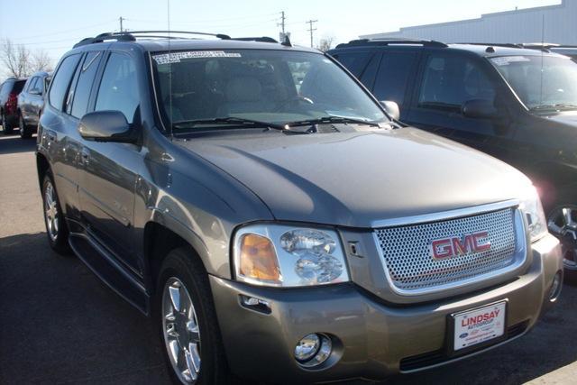 GMC Envoy 2006 photo 2