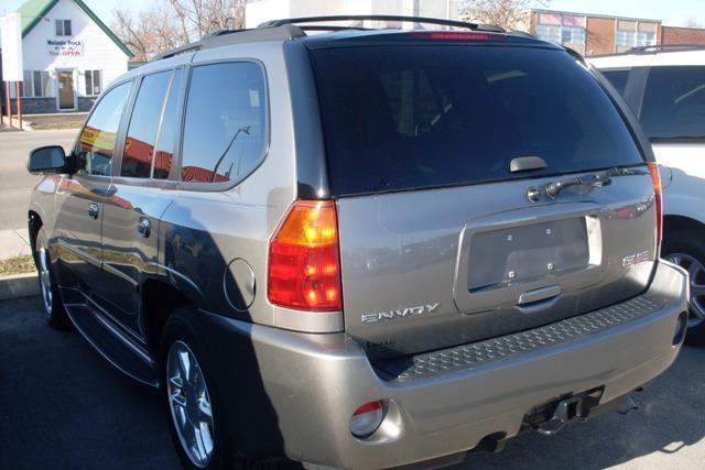 GMC Envoy 2006 photo 5