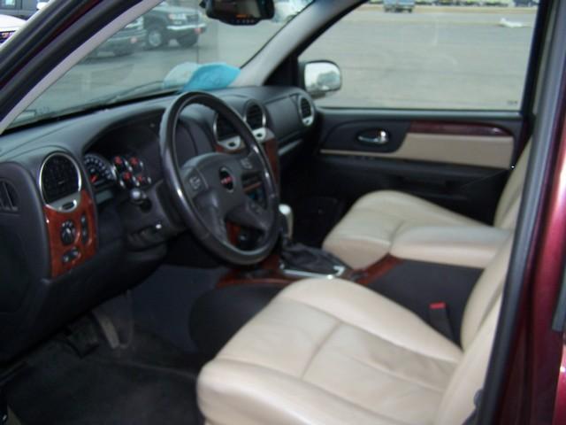 GMC Envoy 2006 photo 2