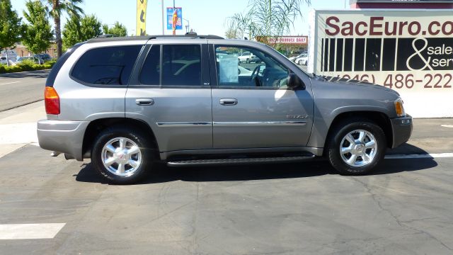 GMC Envoy Super SUV
