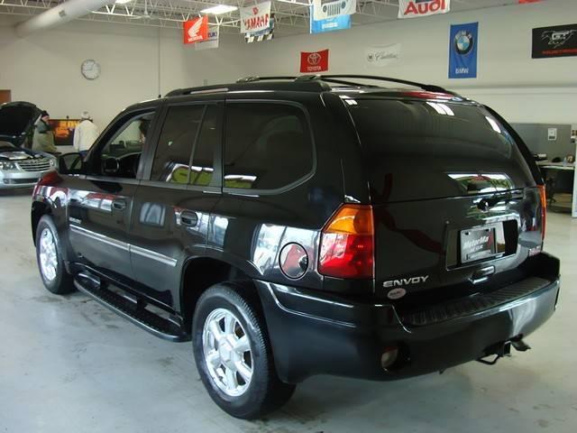 GMC Envoy 2006 photo 2