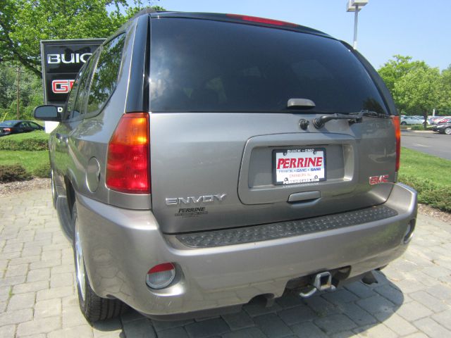 GMC Envoy 2006 photo 27