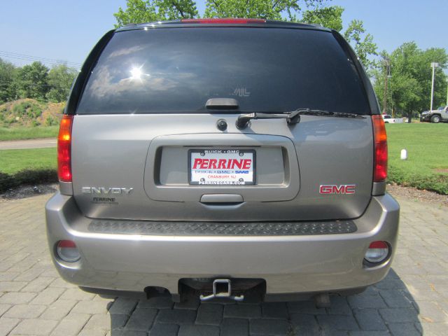 GMC Envoy 2006 photo 28