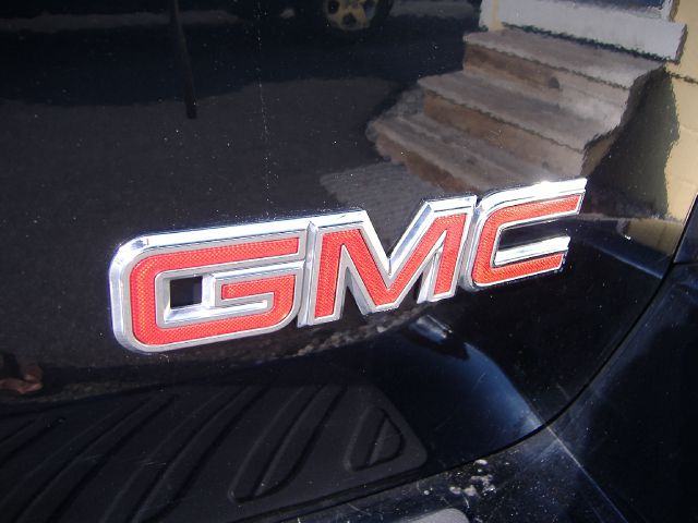 GMC Envoy Reg Cab 124 WB SLT SUV