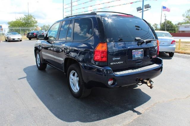 GMC Envoy 2008 photo 2