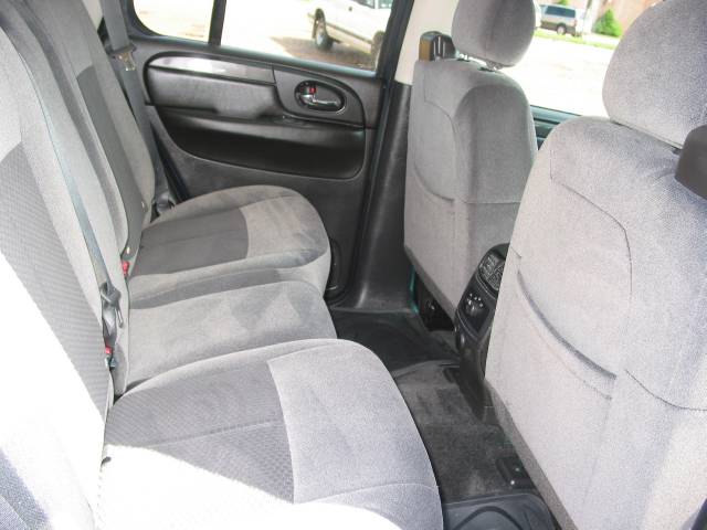 GMC Envoy 2008 photo 2