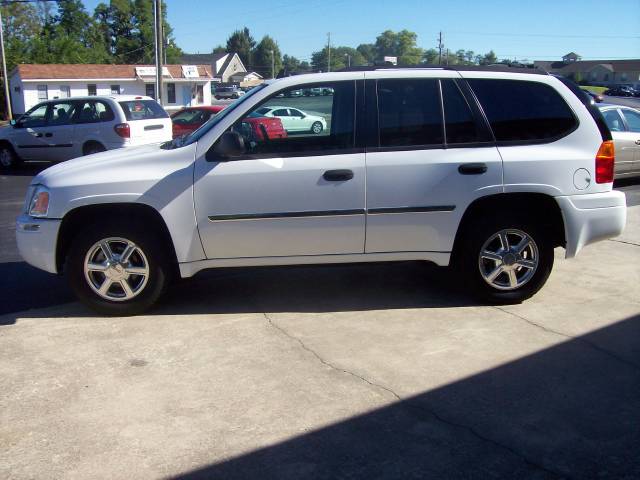GMC Envoy 2008 photo 2