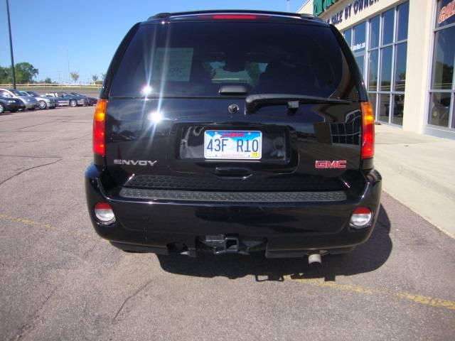 GMC Envoy 2008 photo 2