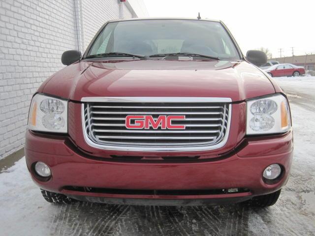GMC Envoy 2008 photo 2