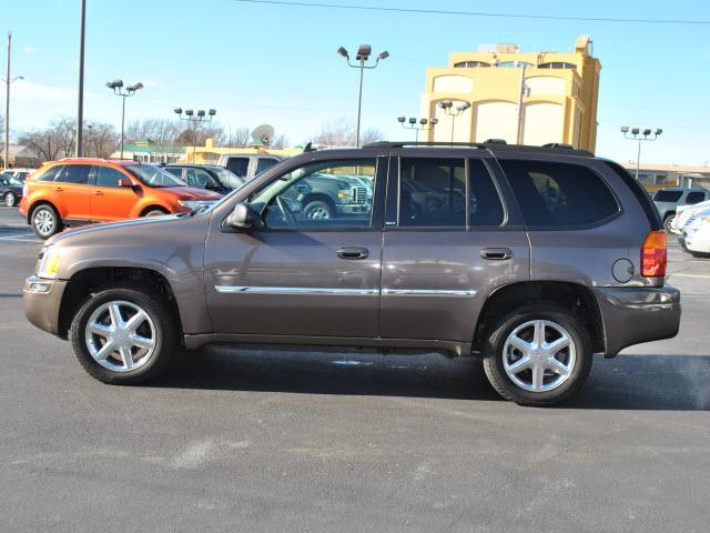 GMC Envoy 2008 photo 1