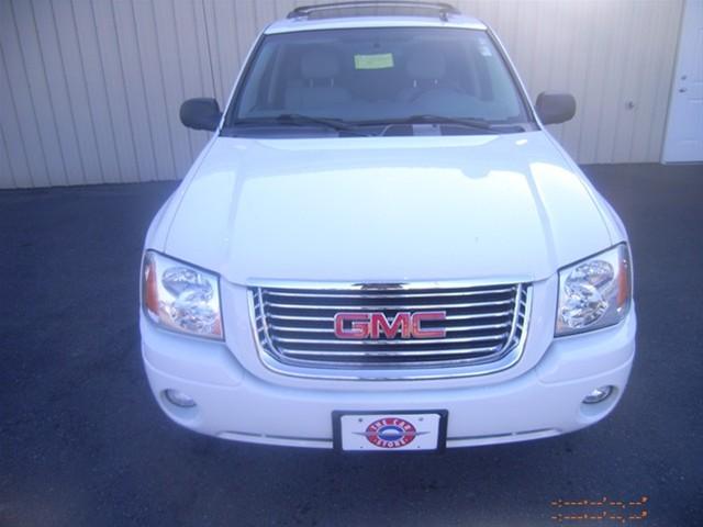 GMC Envoy 2008 photo 2