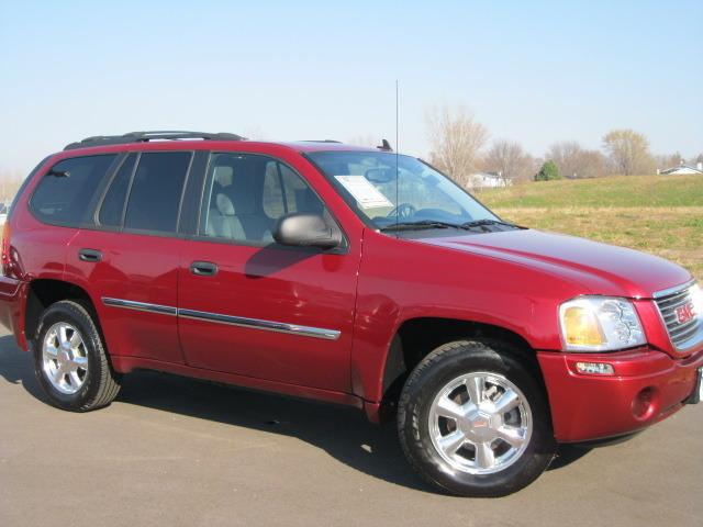 GMC Envoy 2008 photo 2