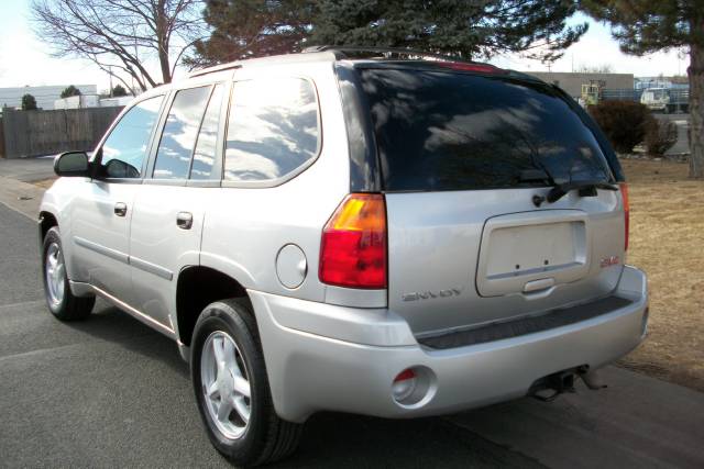 GMC Envoy 2008 photo 2