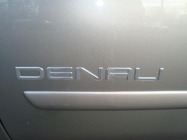 GMC Envoy 2008 photo 1