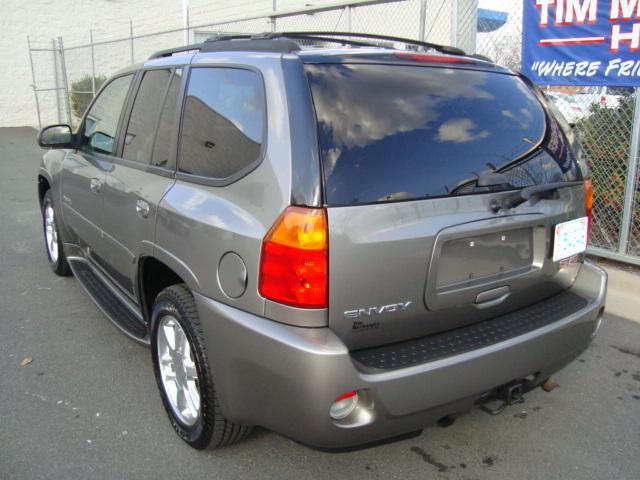 GMC Envoy 2008 photo 2