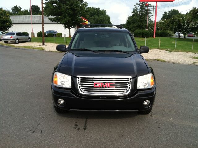 GMC Envoy 2008 photo 2