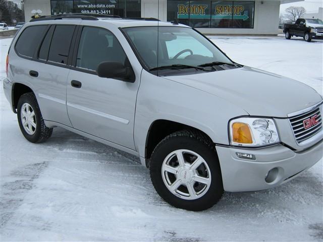 GMC Envoy 2008 photo 2