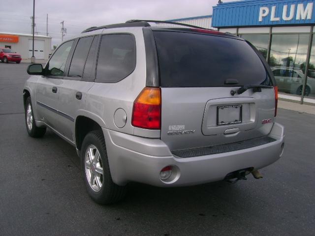 GMC Envoy 2008 photo 2