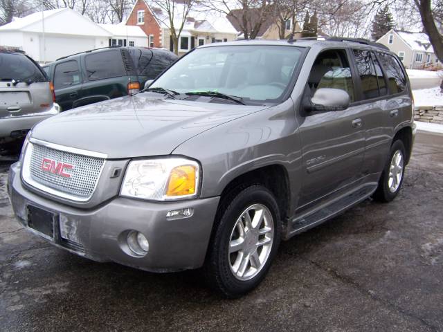 GMC Envoy 2008 photo 2