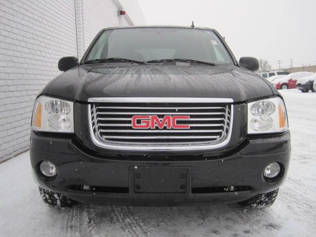 GMC Envoy 2008 photo 2