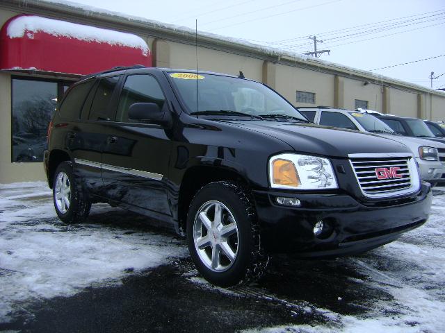 GMC Envoy 2008 photo 2