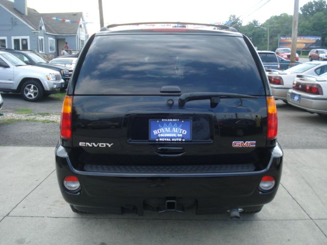 GMC Envoy LS 2500hd CREW CAB 4X4 Diesel SUV