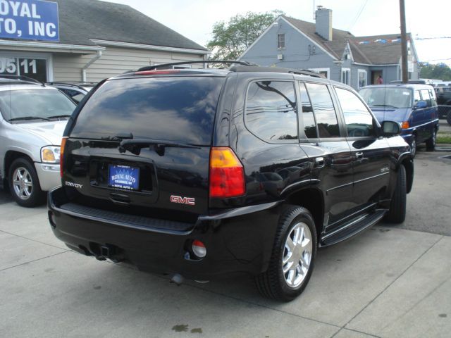 GMC Envoy 2008 photo 1
